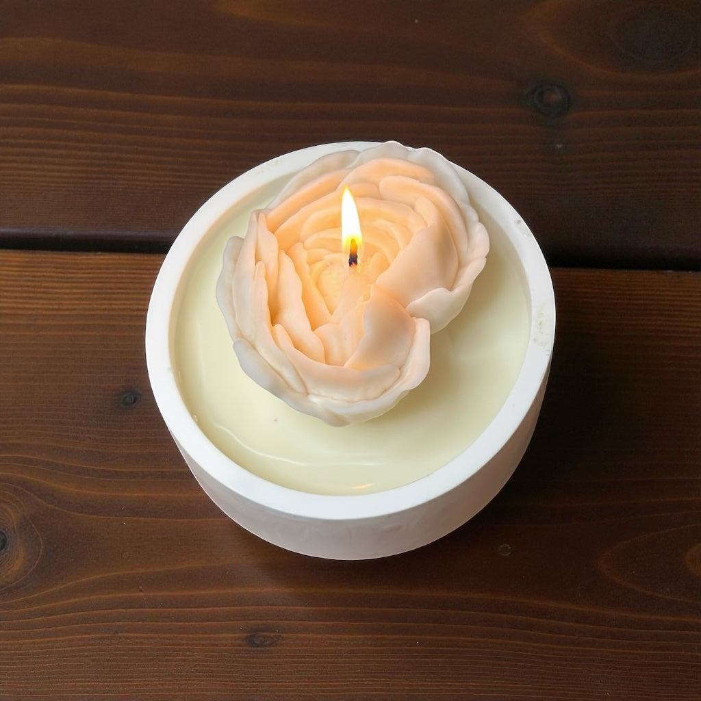 Elegant white rose flower candle in round ceramic bowl, handcrafted soy wax candle, minimalist home décor and thoughtful gift idea.