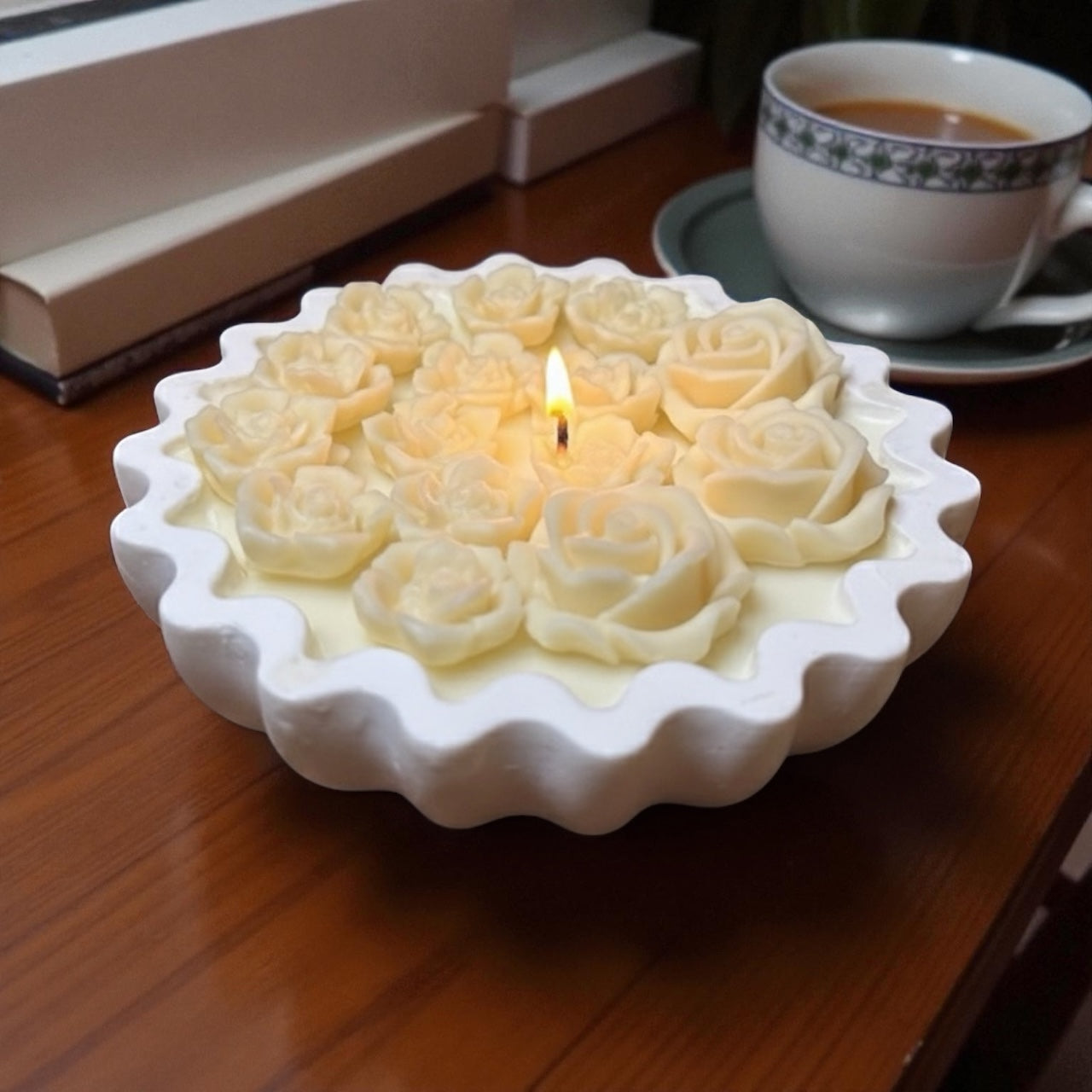 Wavy Gypsum Floral Candle