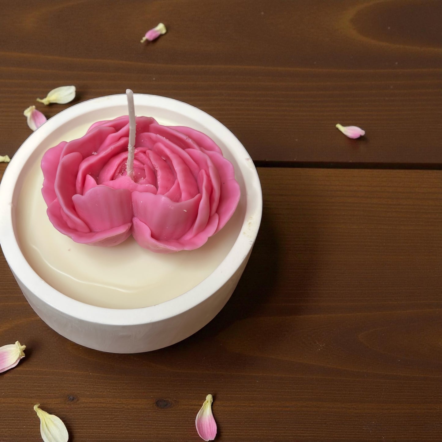 Handmade pink flower candle in white ceramic bowl, aesthetic rose design soy wax candle, luxury home décor and gift candle for relaxation.”