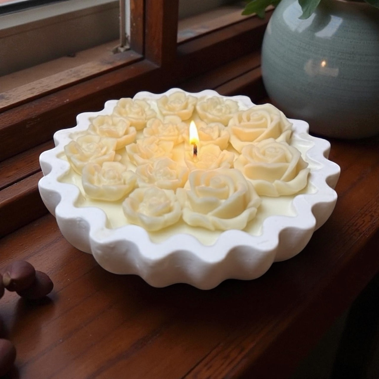 Wavy Gypsum Floral Candle