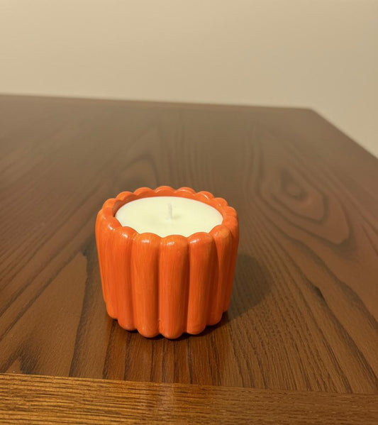 1x scented candle with Orange coloured casting bowl